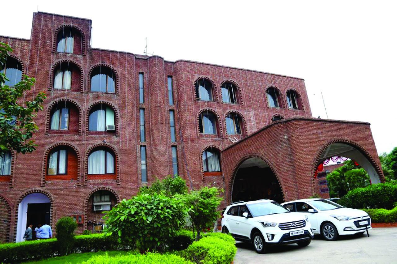 Magsons Resorts Vrindavan Kosi Ngoại thất bức ảnh