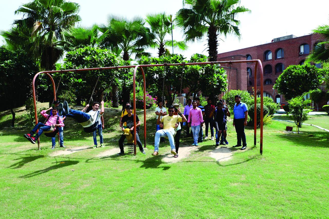 Magsons Resorts Vrindavan Kosi Ngoại thất bức ảnh